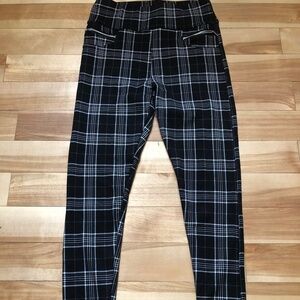 Streetwear Society Women's comfy black and white plaid leggings EN size LG